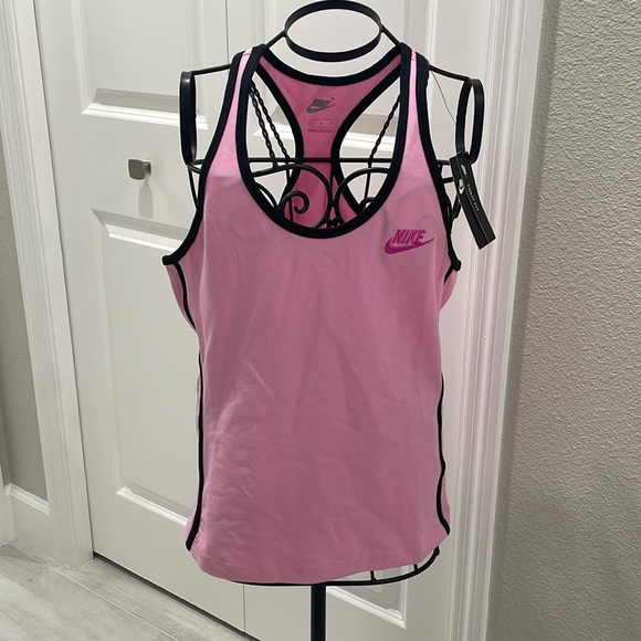 NWT Women’s Nike Tight Fit Racer Back Tank Top SZ Medium - Picture 1 of 5